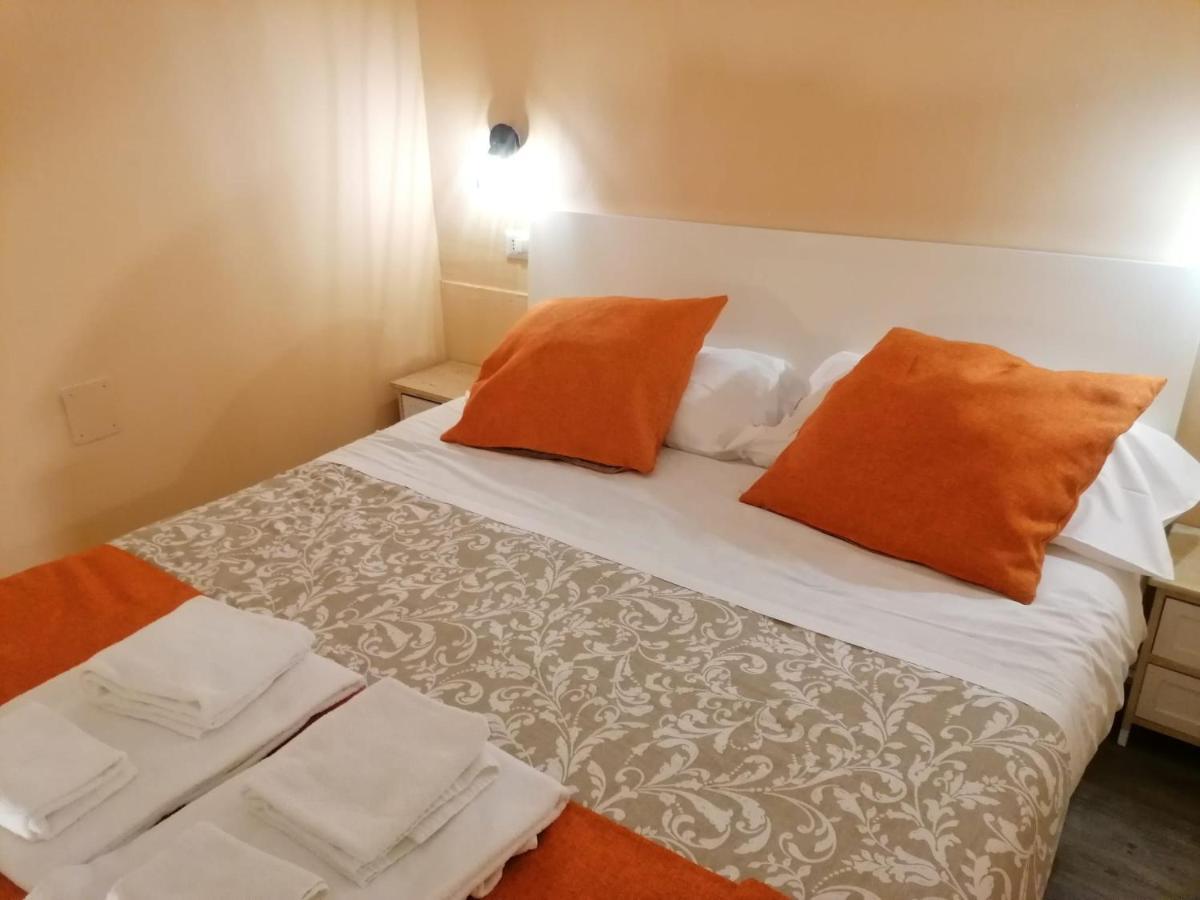 Bed and Breakfast Amedeo Square Nápoles Exterior foto