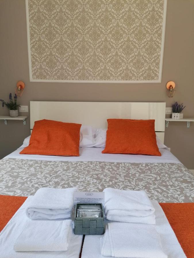 Bed and Breakfast Amedeo Square Nápoles Exterior foto