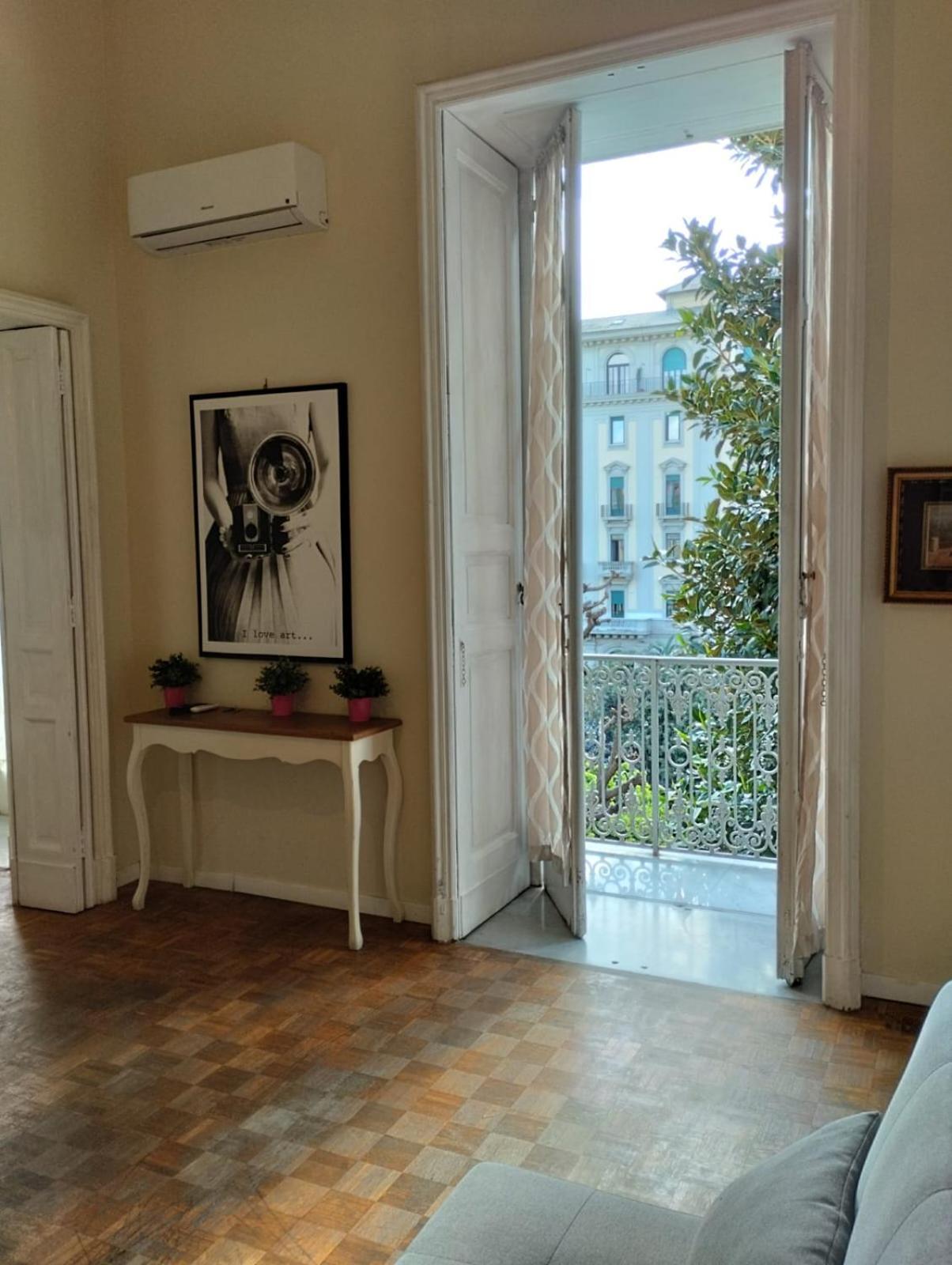 Bed and Breakfast Amedeo Square Nápoles Exterior foto