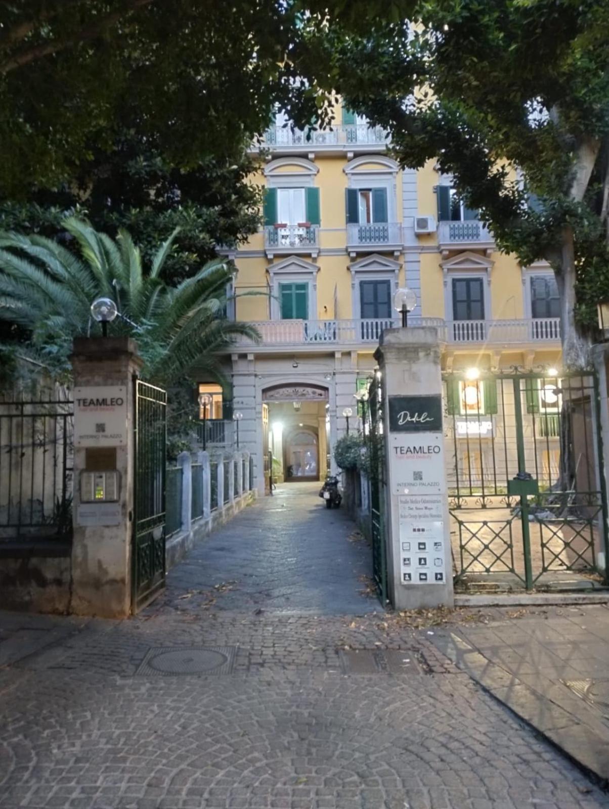Bed and Breakfast Amedeo Square Nápoles Exterior foto