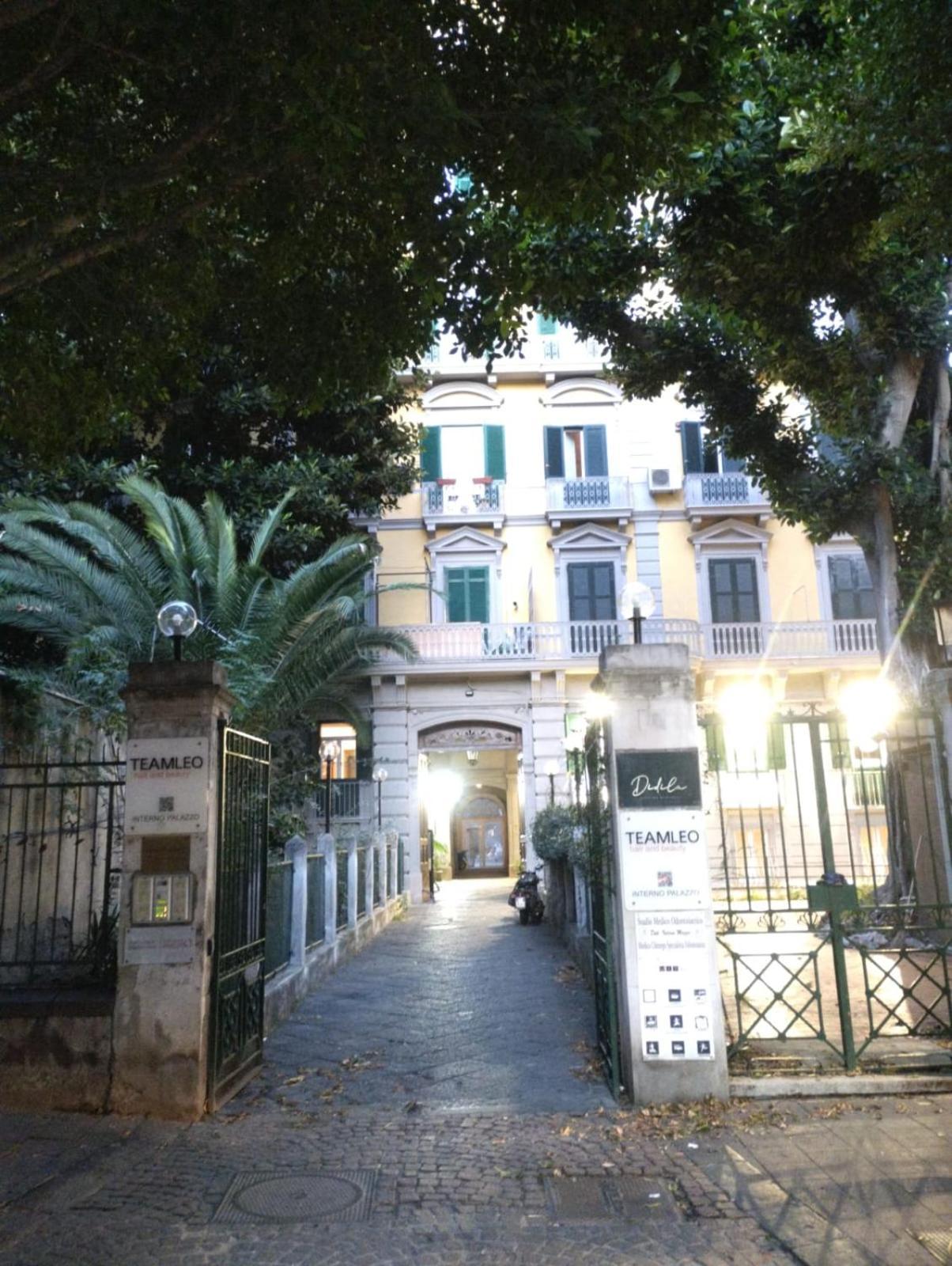 Bed and Breakfast Amedeo Square Nápoles Exterior foto
